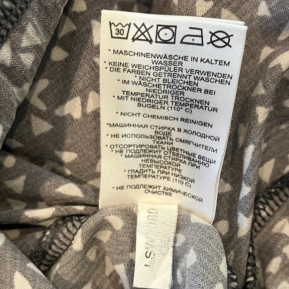 Lolé Gray and White lightweight Patterned sleeveless dress with pockets - Picture 14 of 16